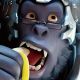Фанат Overwatch играет в шутер на бананах